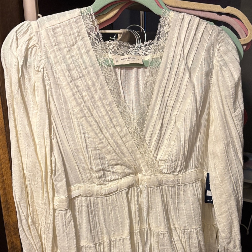 NWT Lucky Brand Ivory Lace-Trim V-Neck Tiered Top
